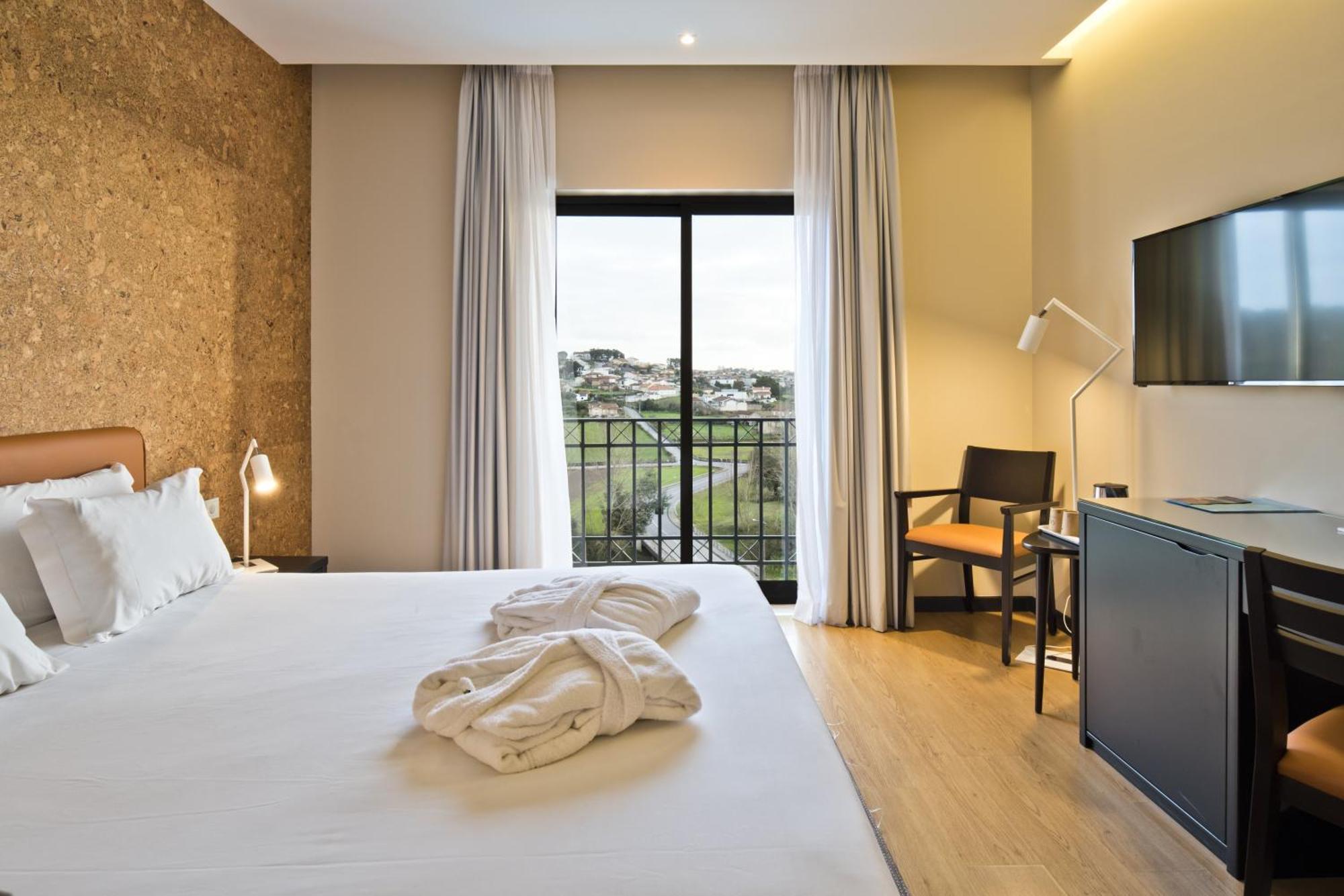 Lam Hotel Estarreja Bagian luar foto