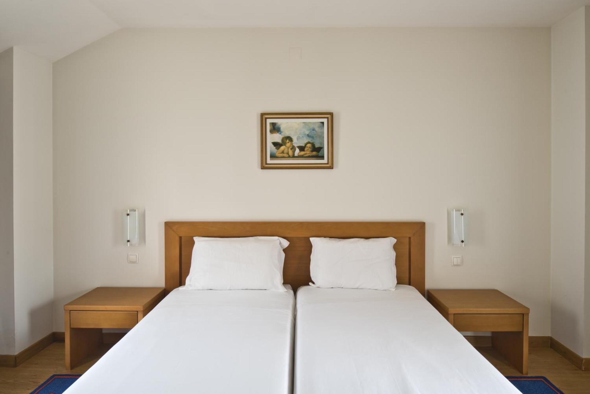 Lam Hotel Estarreja Bagian luar foto