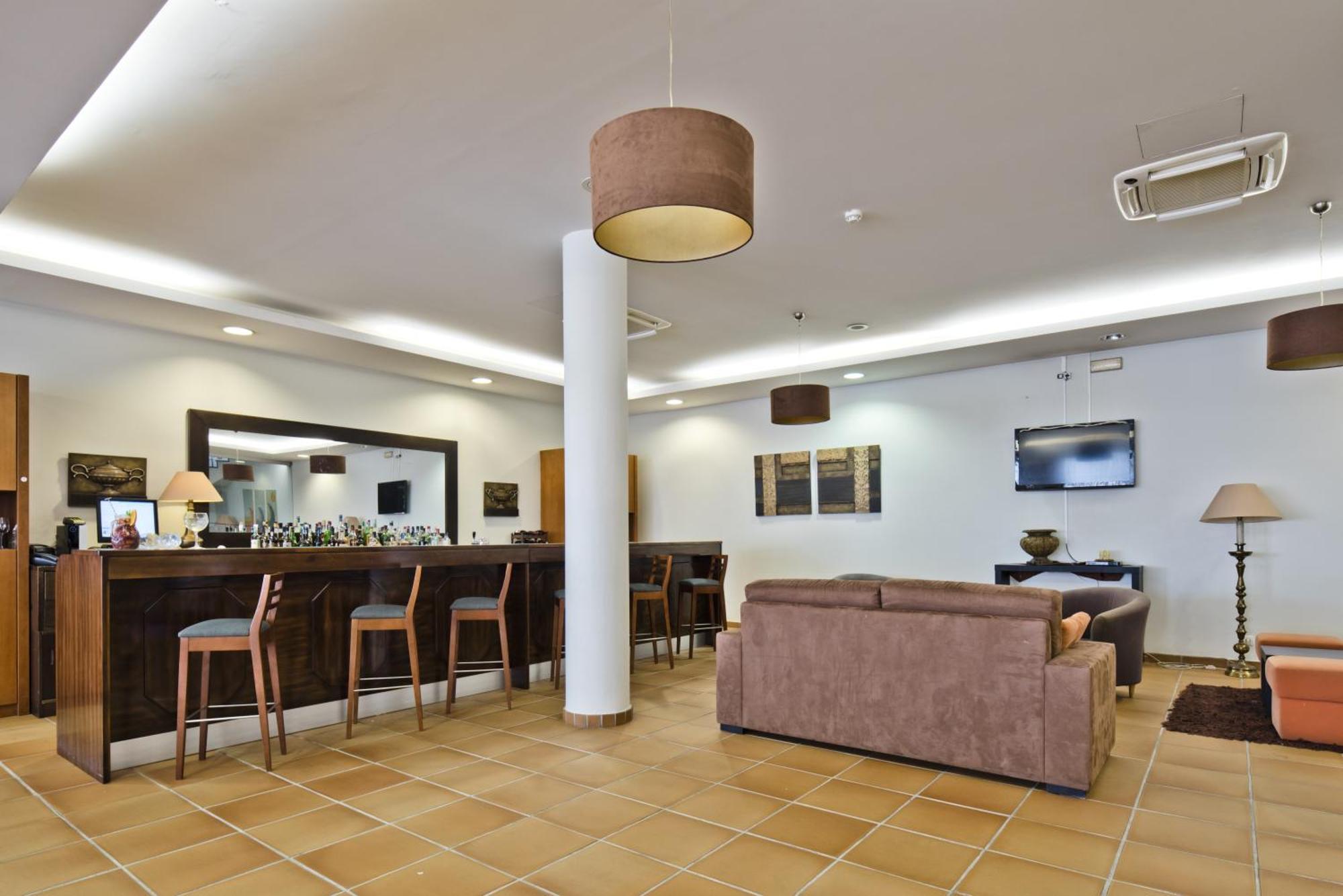 Lam Hotel Estarreja Bagian luar foto