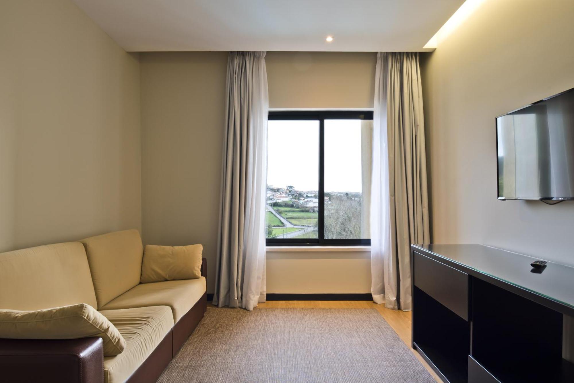 Lam Hotel Estarreja Bagian luar foto